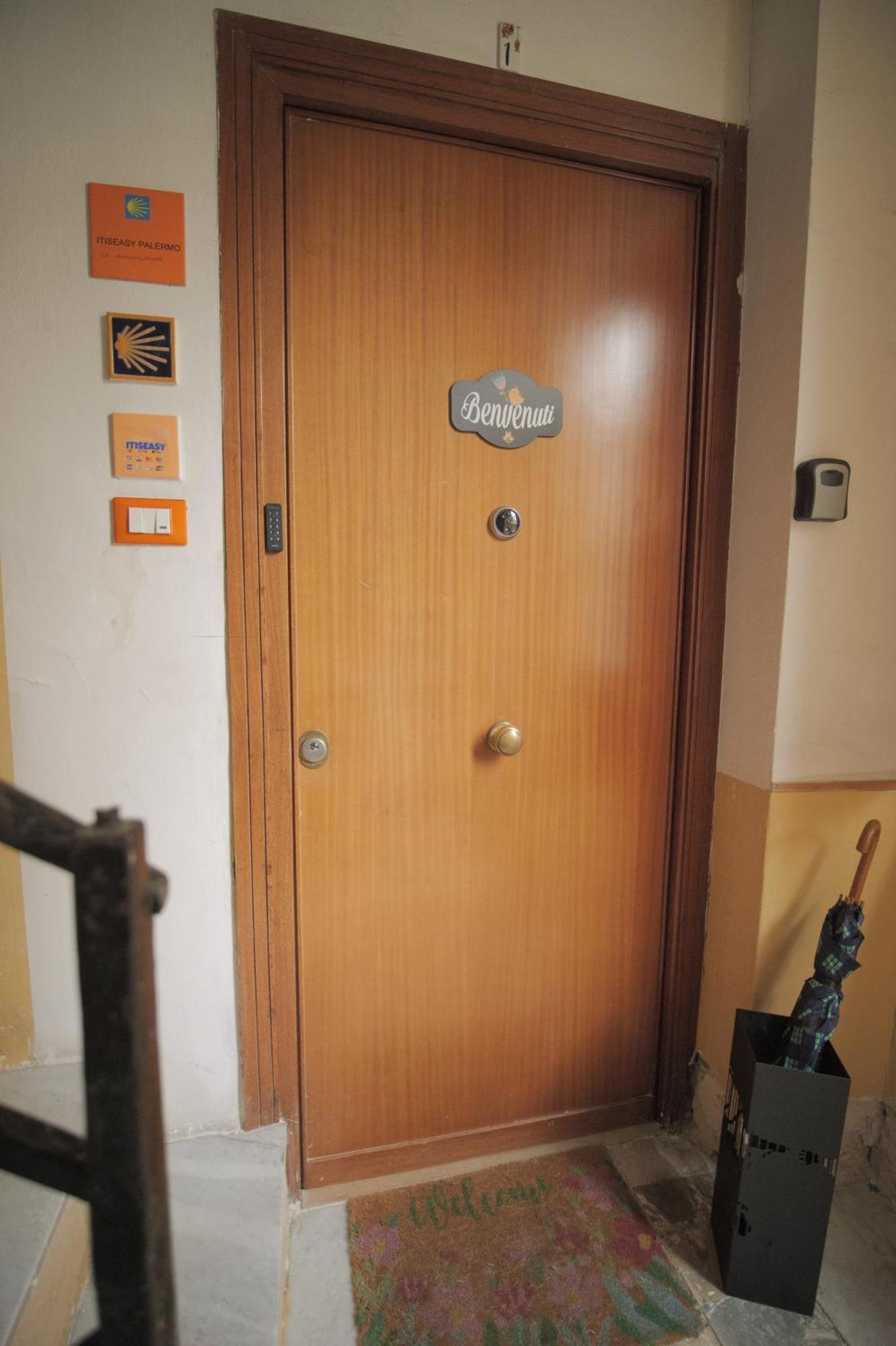Itiseasy Palermo 1 E 2 Private Apartments Экстерьер фото